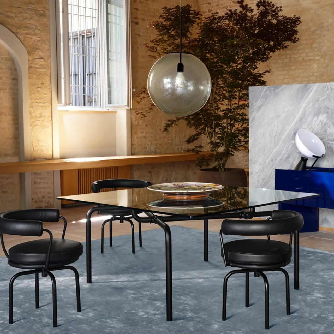 Cassina Chairs<7 Fauteuil Tournant #1, by Charlotte Perriand/Lc Collection - Black Structure and Leather