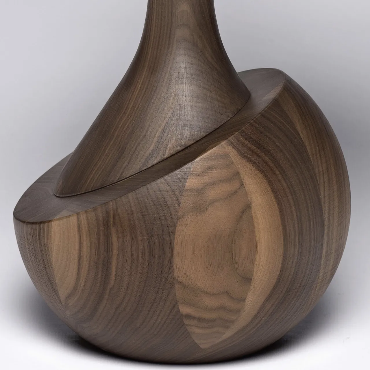 Elli Side Tables<Achille Round Dark Walnut Wood Contemporary Side Table