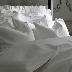 Inedito / Asnaghi Beds<Aida Bed by Alberto Colzani