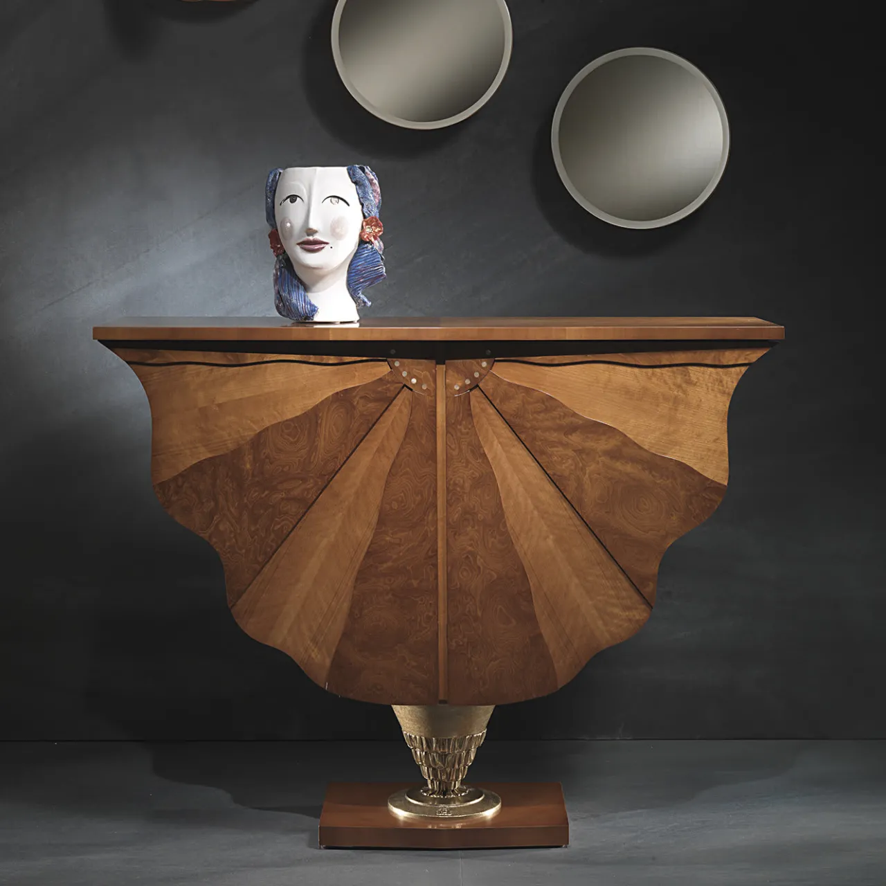 Carpanelli Consoles<Ali di Farfalla Console in Briarwood and Walnut
