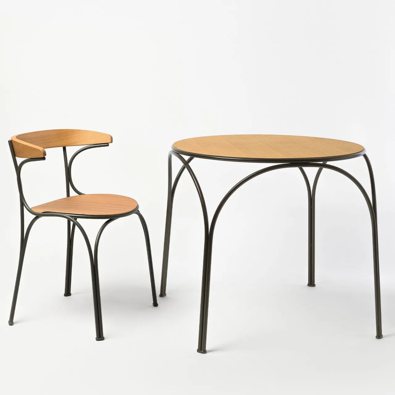 Gebrüder Thonet Vienna GmbH (GTV) – Wiener GTV Design Bistro Tables<Ample Green Outdoor Bistrot Table by Nichetto Studio