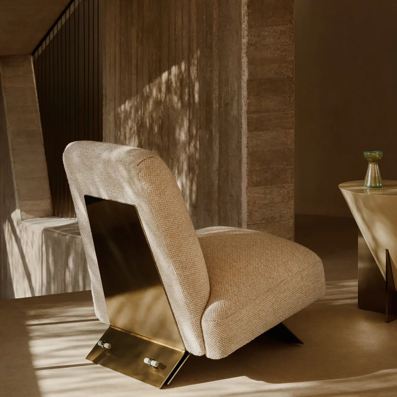 Visionnaire Armchairs<Aries White Fabric And Satin Gold Metal Armchair