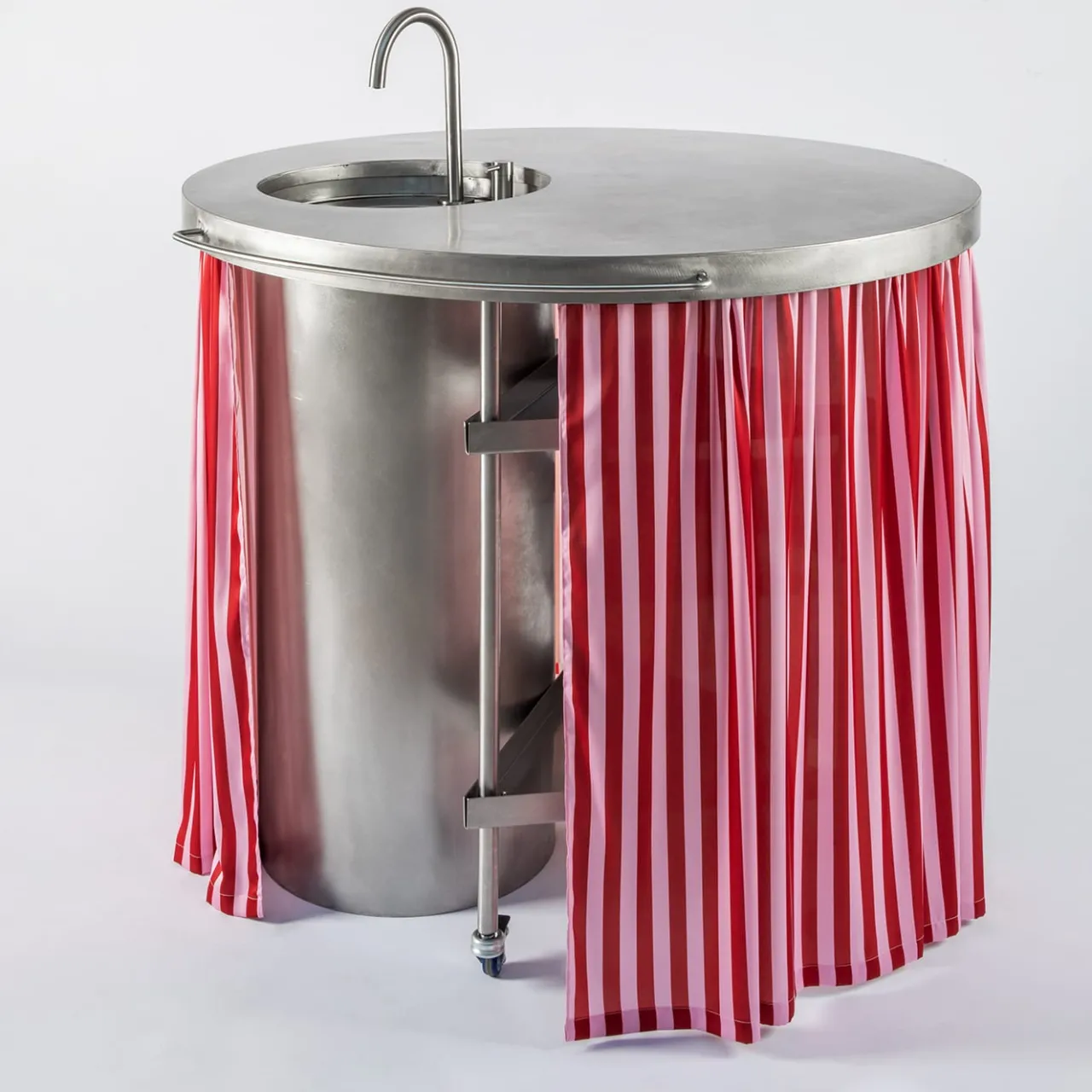 M'AMA Interni + di Federica Zama Other Outdoor Furniture<Ballerina Steel Modular Kitchen With Sink And Curtain