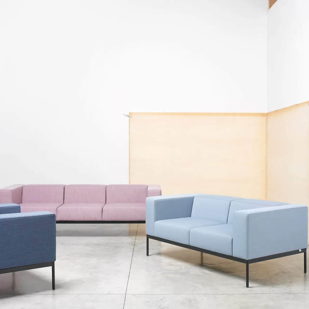Sitia Sofas<BB3 3 Seater Pink Sofa