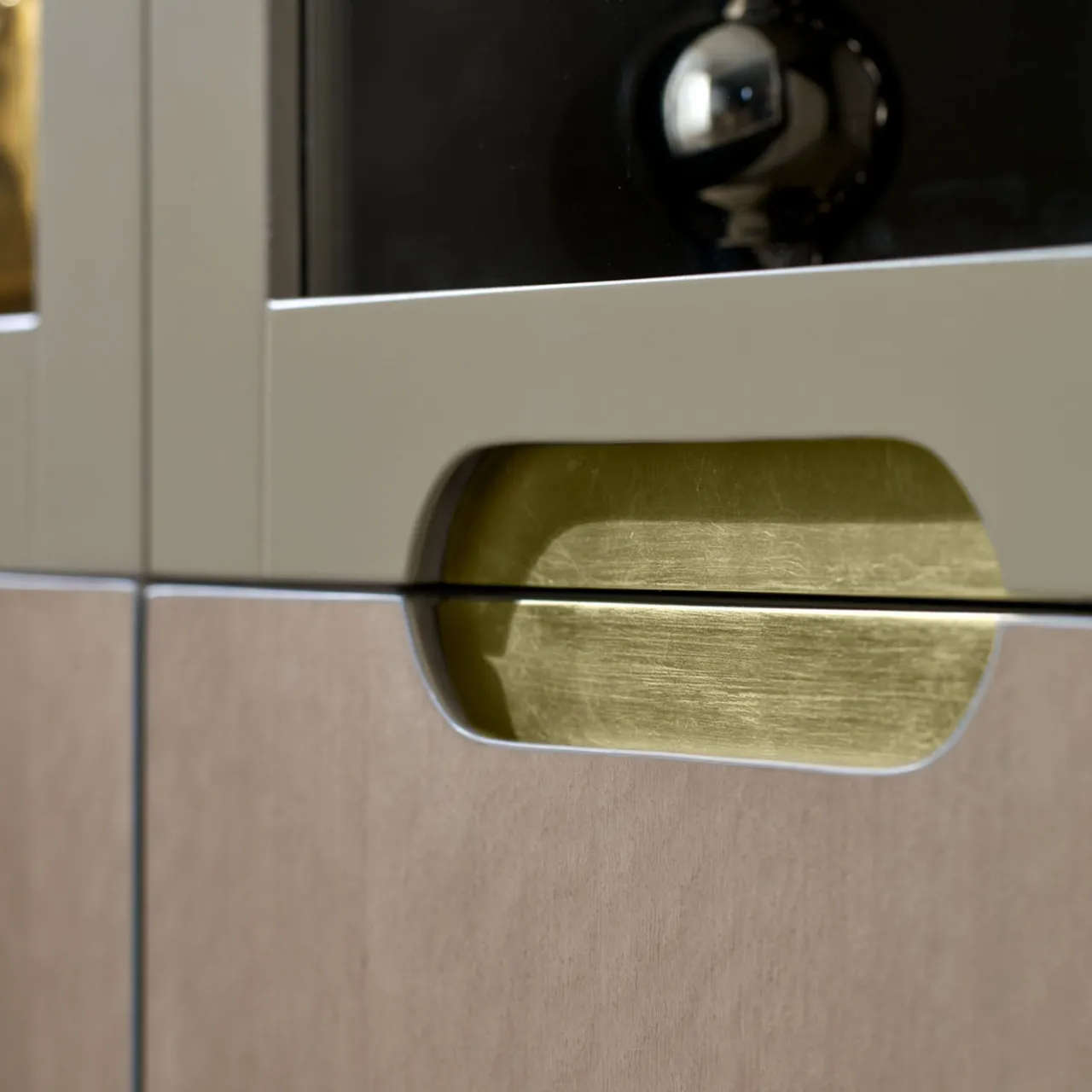 Guerra Vanni Cabinets<Beige Glass-Front Cabinet from Studio Privè Collection