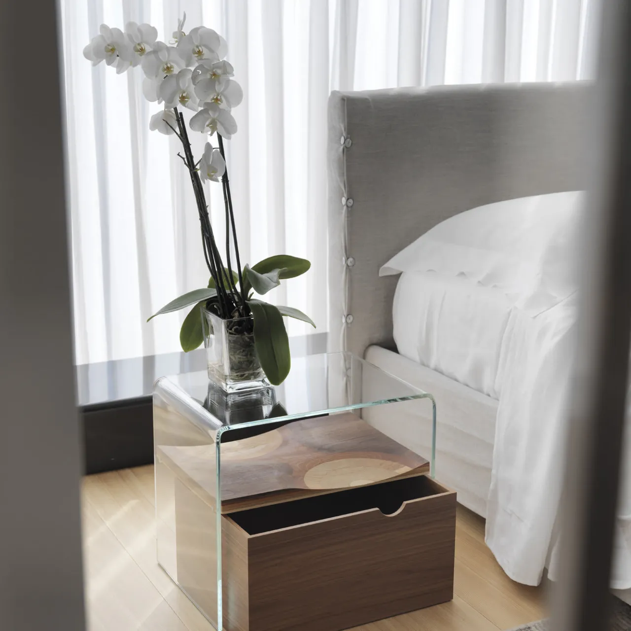 Horm Nightstands<Bifronte Nightstand with Drawer by Toyo Ito