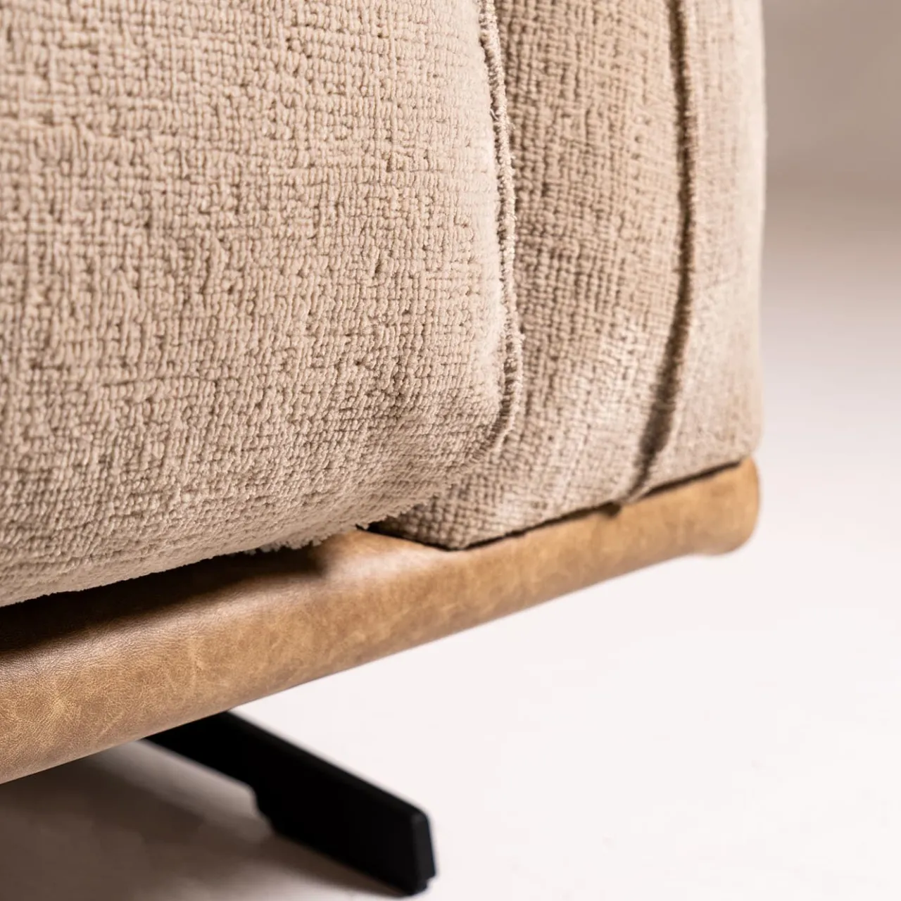 Mantellassi 1926 Sofas<Boboli Beige Fabric and Camel Leather Sofa
