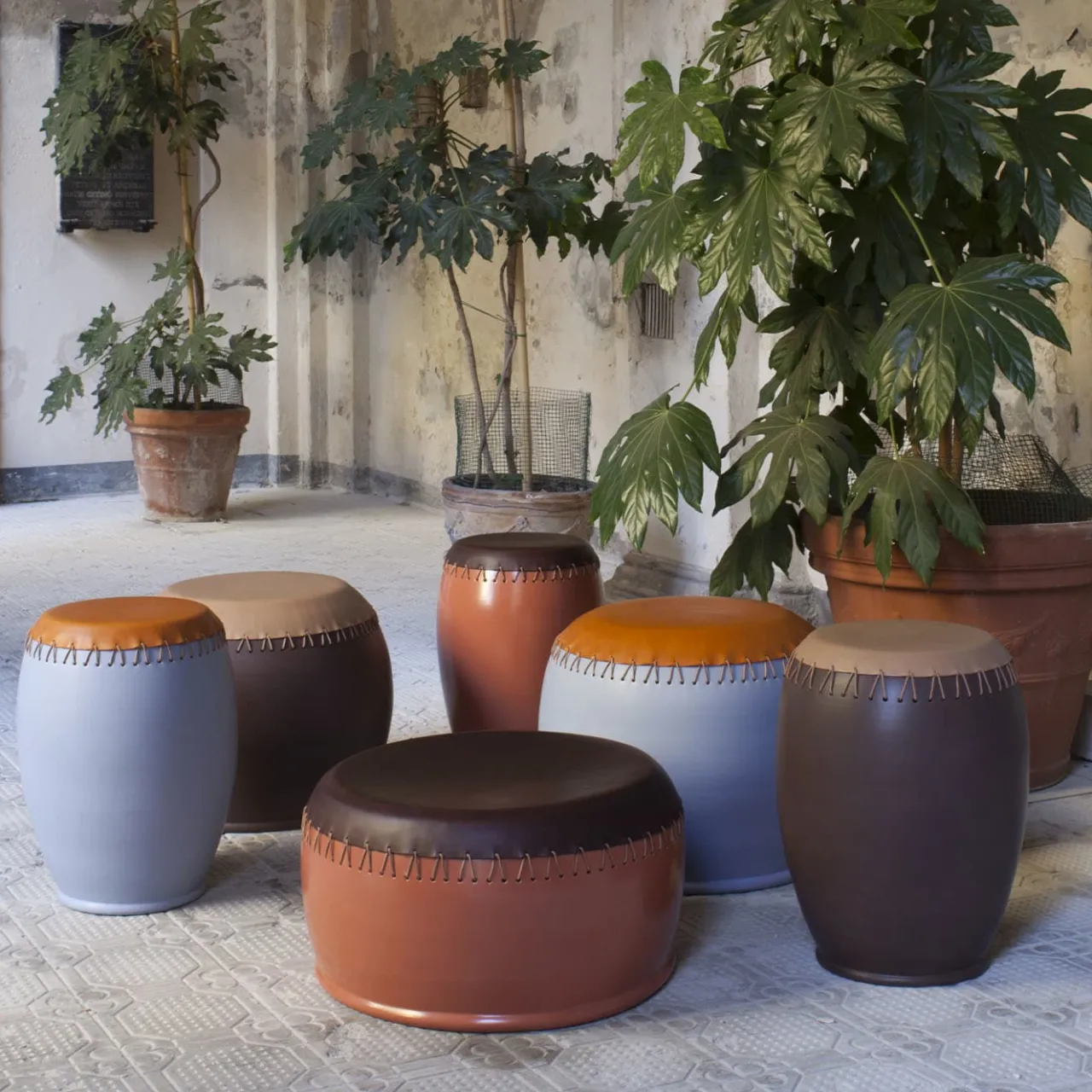 Oscar Maschera Stools<Bombo Azure Stool by Nestor Perkal