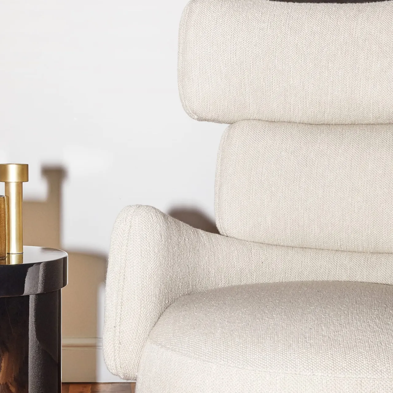 Somaschini Armchairs<Boris Beige Armchair by Dainelli Studio