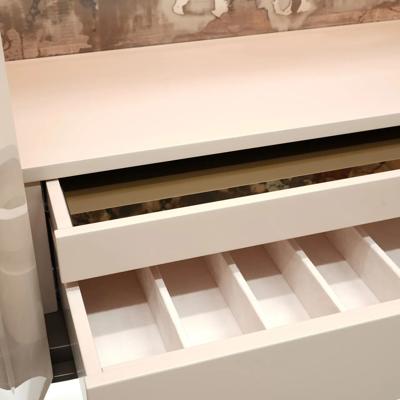 Cafedesart Bar Cabinets<Caleido Lacquered Bar Cabinet