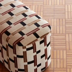 UNO Contract Ottomans & Poufs<CASSIO APLOMB OTTOMAN BY CIARMOLI QUEDA STUDIO