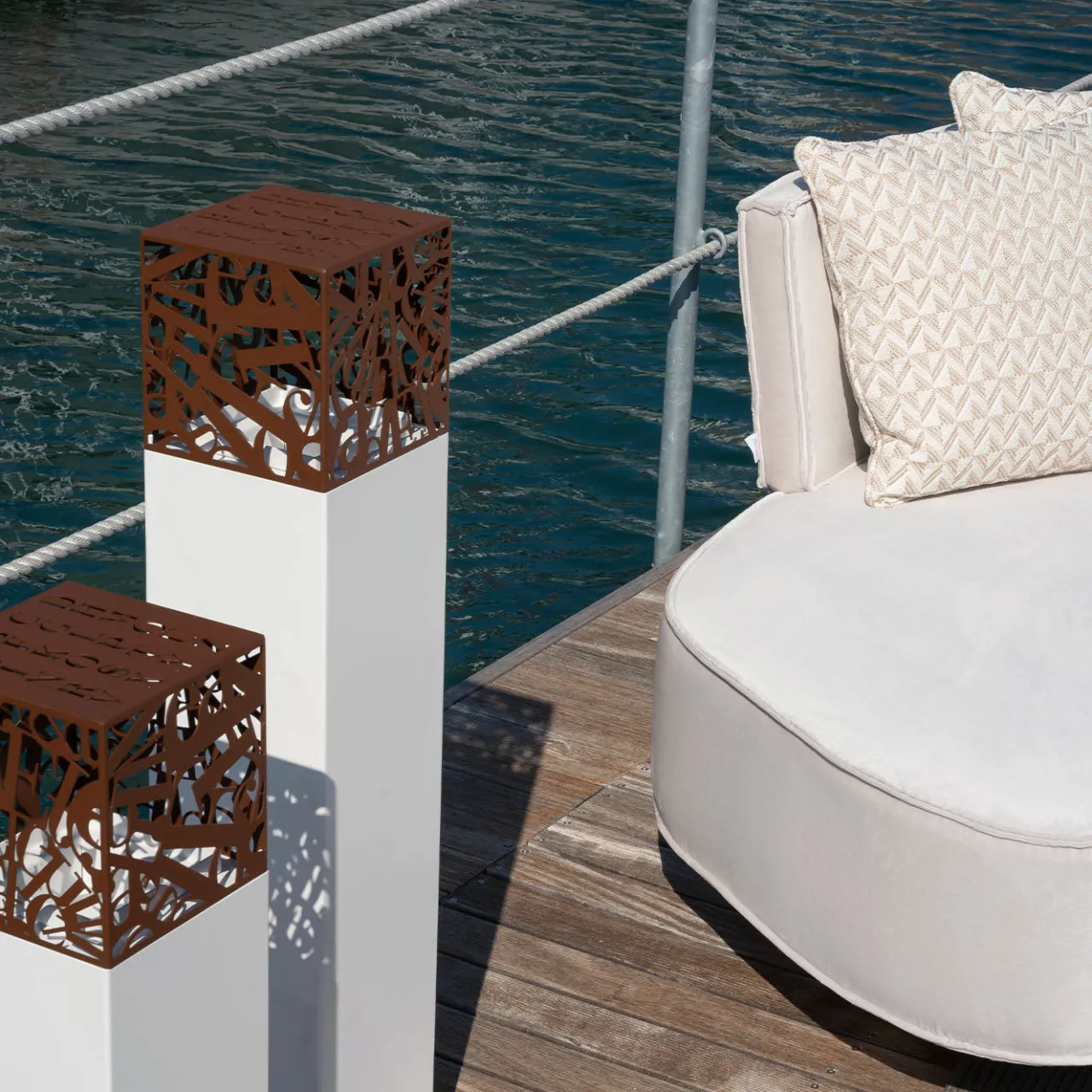 Villevenete Outdoor Sofas & Benches<Cayman Curved White fabric with Cushions Outdoor Sofa
