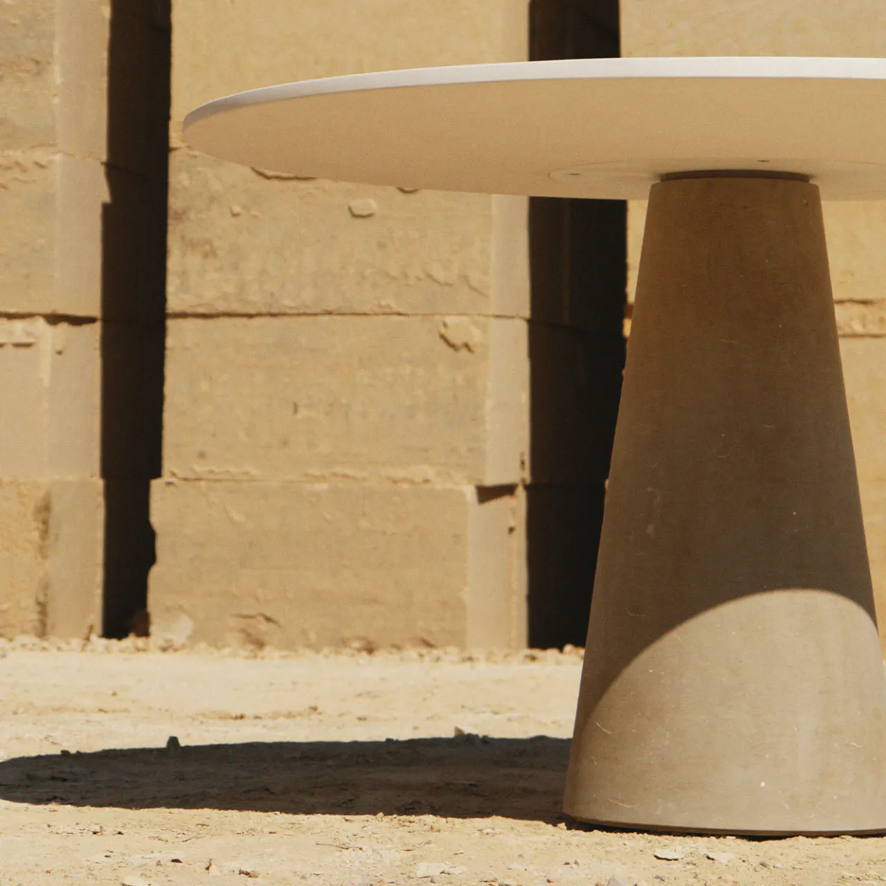 Pimar Limestone Dining Tables<Centro 72 Round Stone Dining Table by Gumdesign