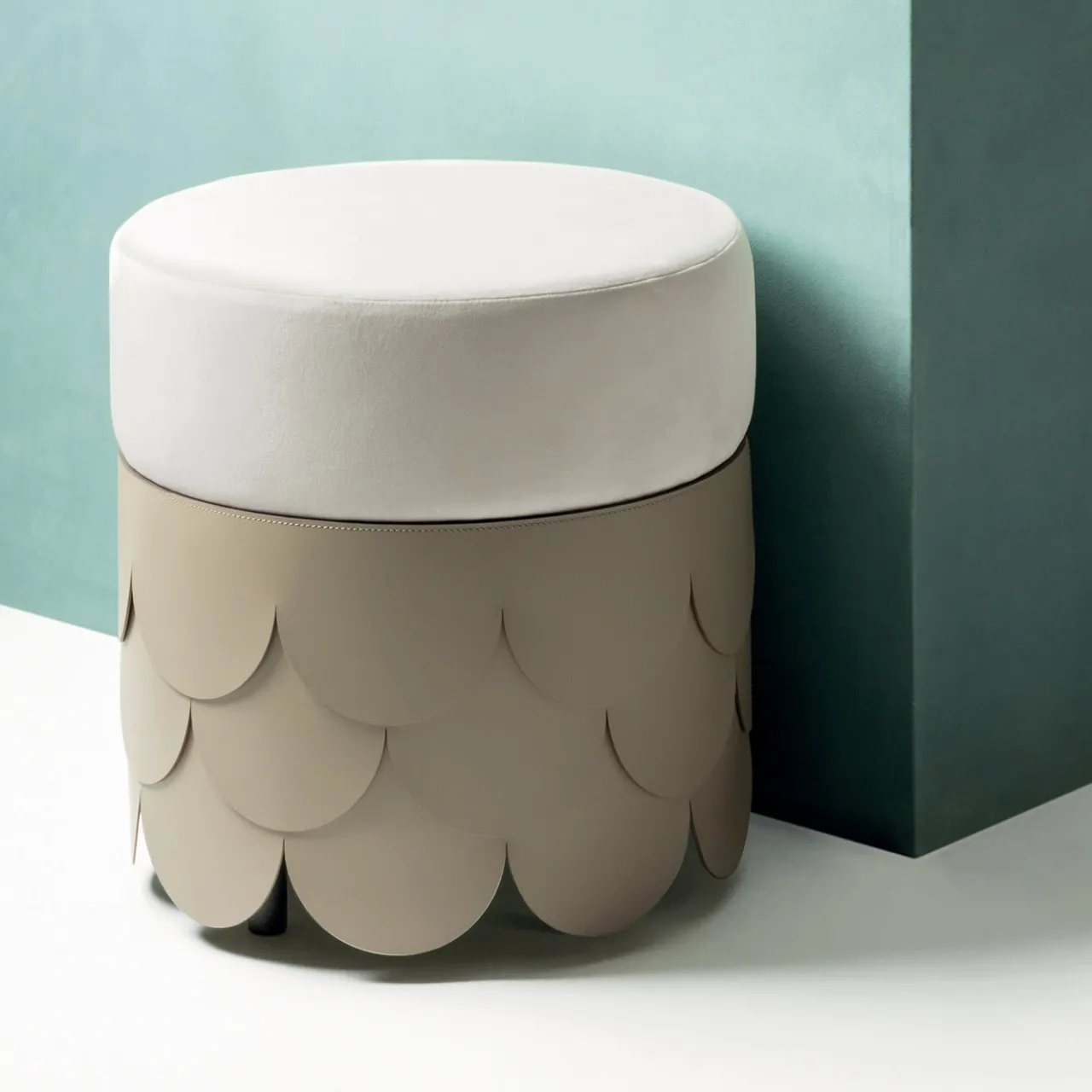 Rudi Ottomans & Poufs<Charleston Leather Pouf