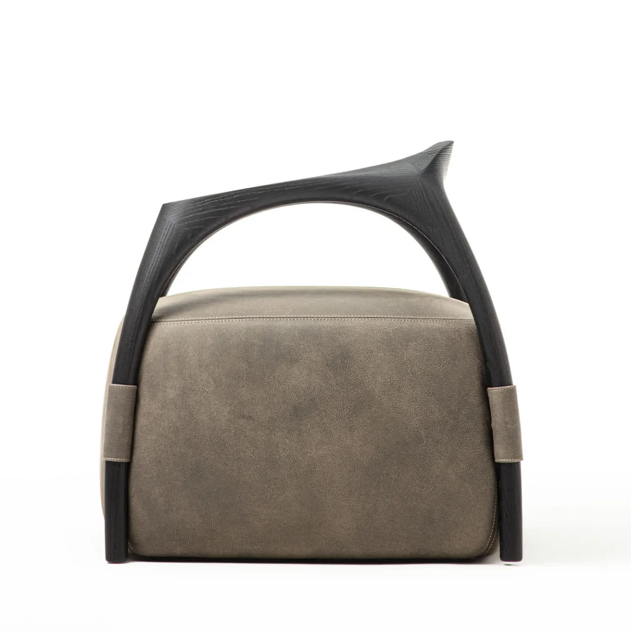 Durame Armchairs<Chassis Black Ash Solid Wood Armchair & Leather Upholstery