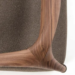 Durame Sofas<Chassis Wood Frame and Brown Fabric Sofa
