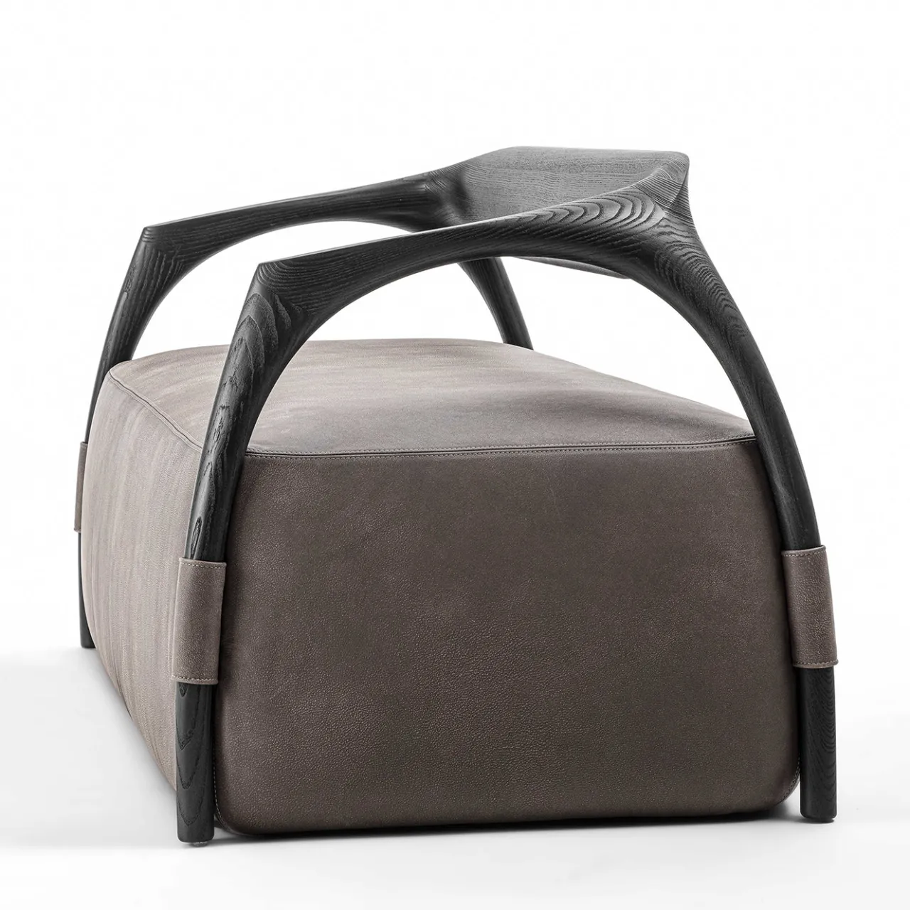 Durame Sofas<Chassis Wood Frame and Gray Leather Sofa