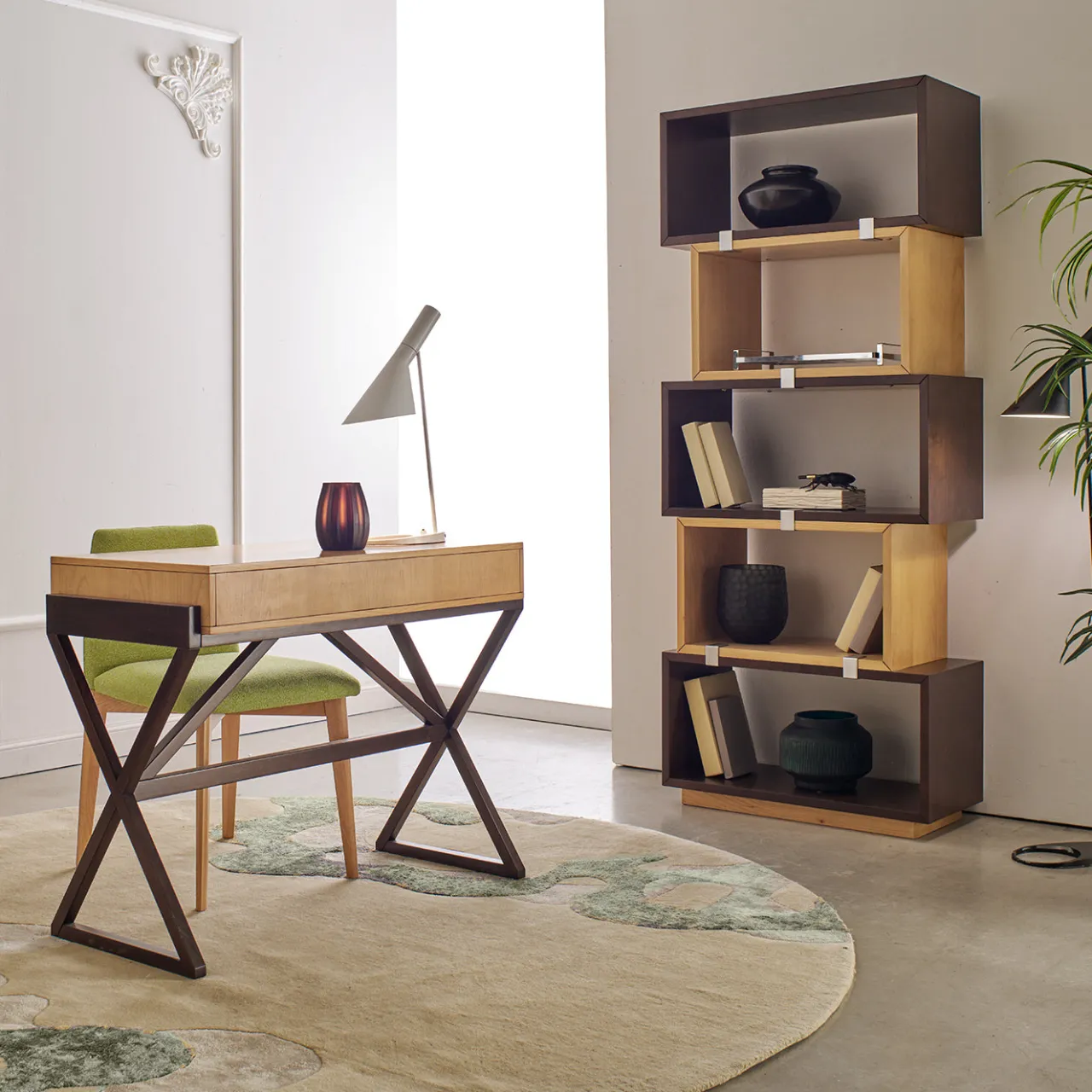 LCI_DECORA Desk & Writing Tables<Cherry Wood Desk with Two Drawers