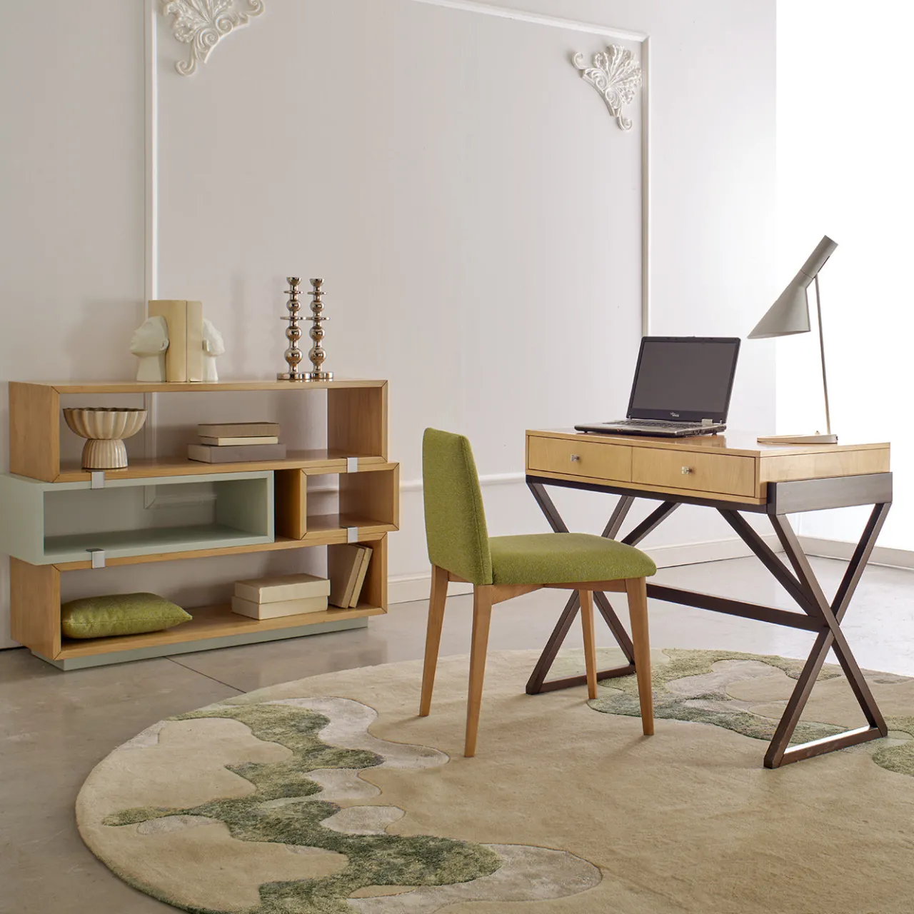 LCI_DECORA Desk & Writing Tables<Cherry Wood Desk with Two Drawers