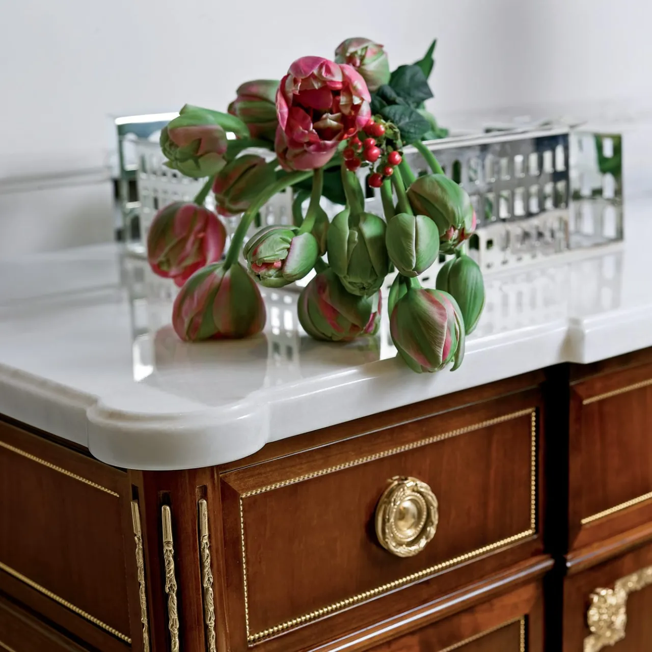 Salda Dressers<Chest of drawers Louis XVI