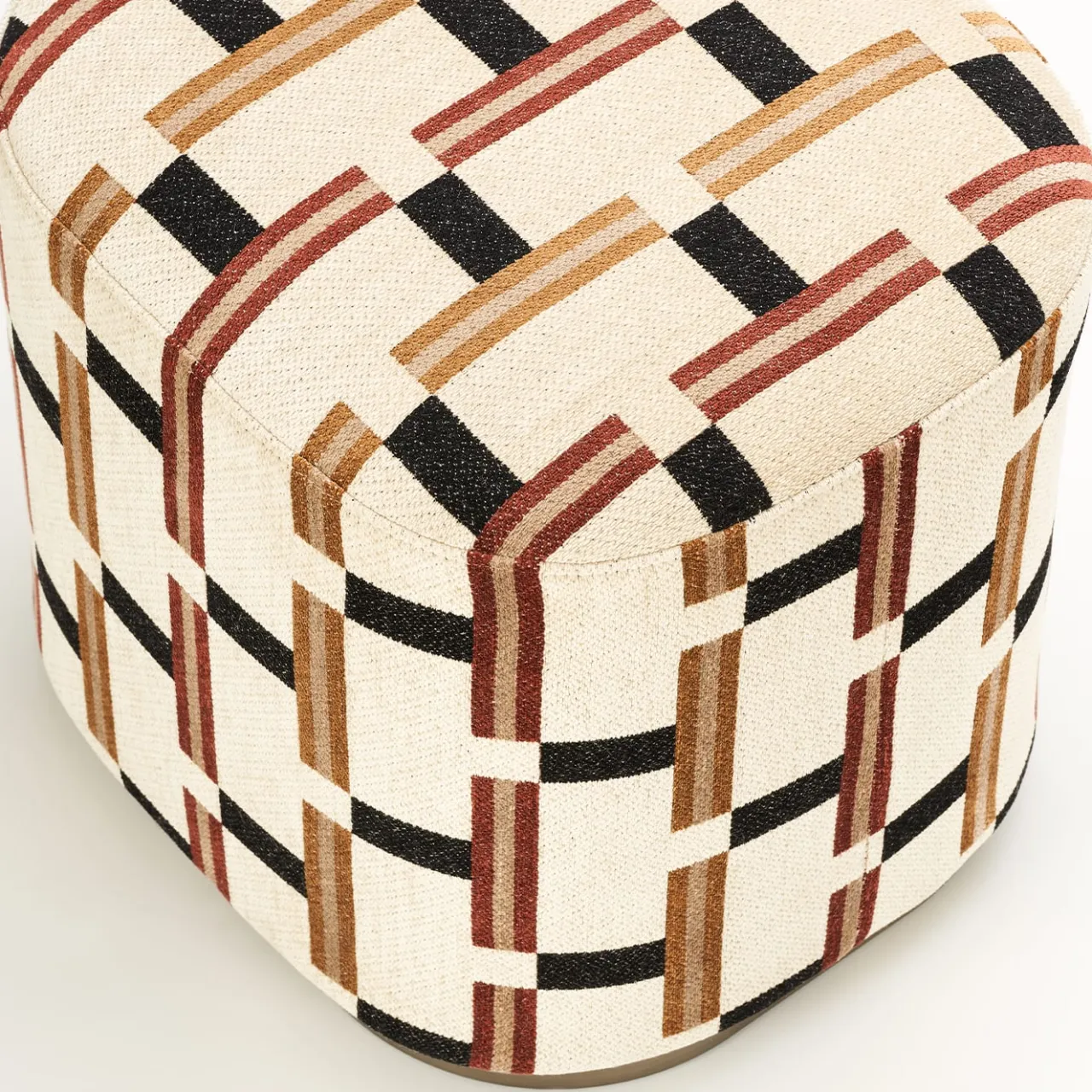 UNO Contract Ottomans & Poufs<CIRO APLOMB POUF BY CIARMOLI QUEDA STUDIO