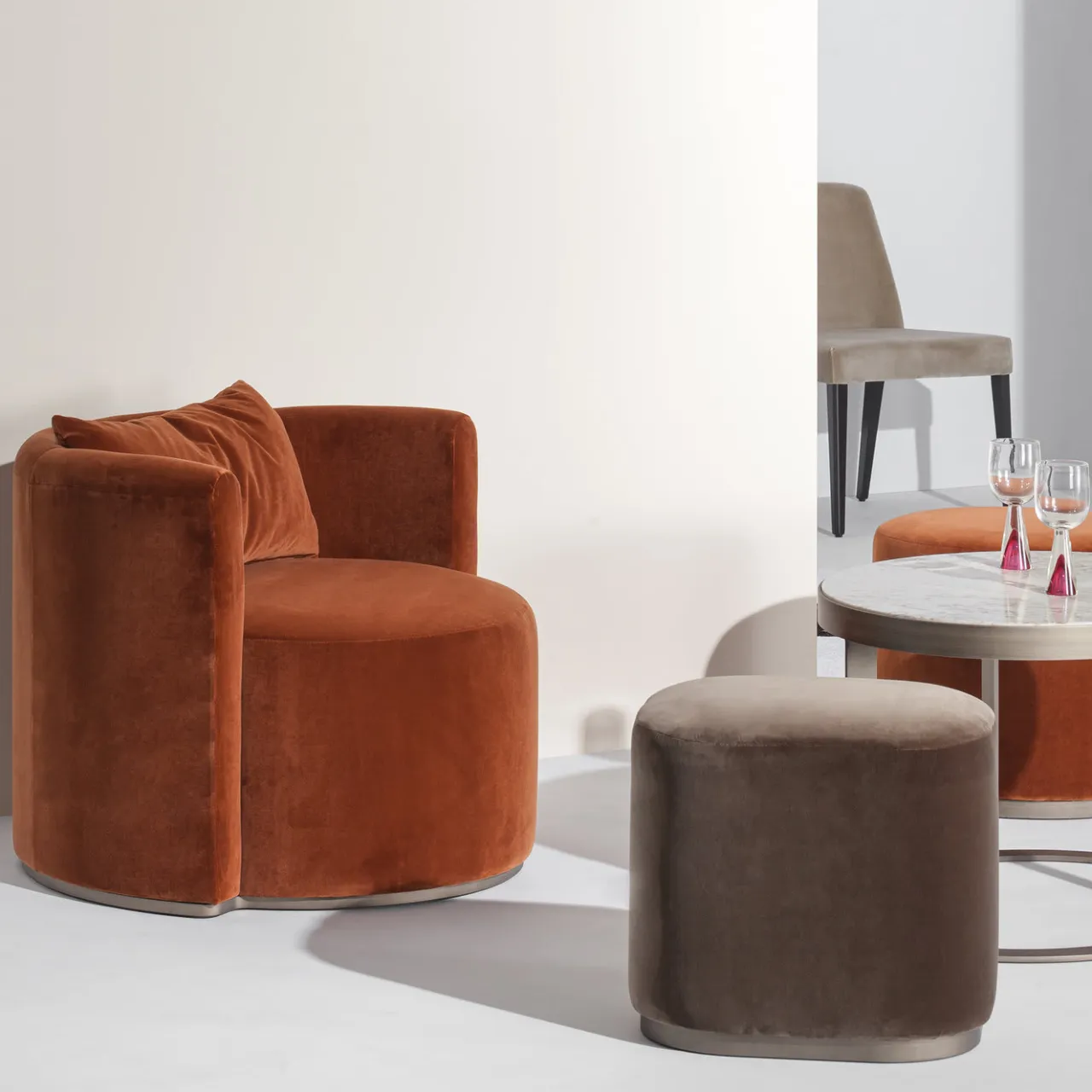 UNO Contract Ottomans & Poufs<Ciro Brown Pouf by Ciarmoli Queda Studio