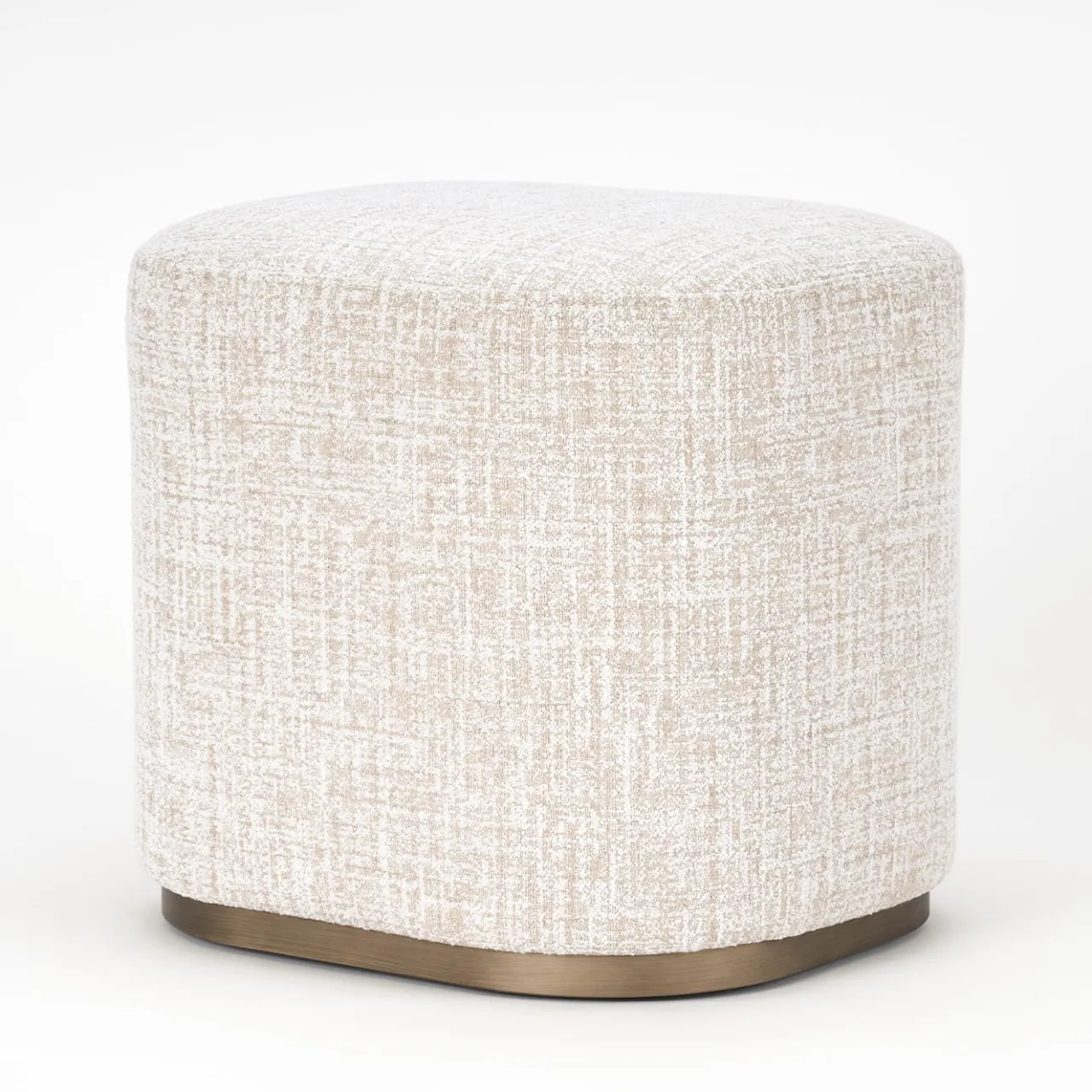 UNO Contract Ottomans & Poufs<CIRO EROSION POUF BY CIARMOLI QUEDA STUDIO