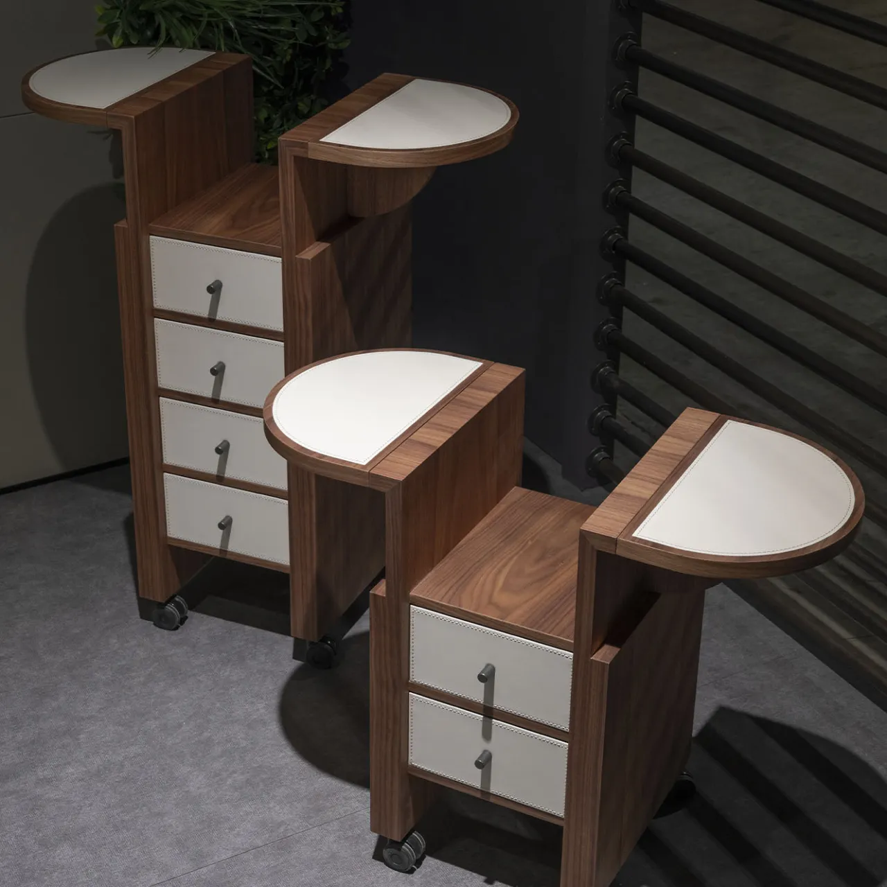 Casa Covre Dressers<Cocker 4 Wood and Leather Dresser