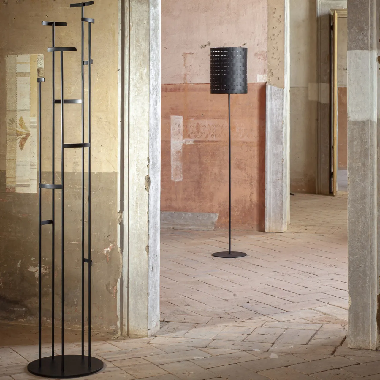 Splot Design Coat Stands<Columnae Black Coat Hanger by Svetlana Golubeva