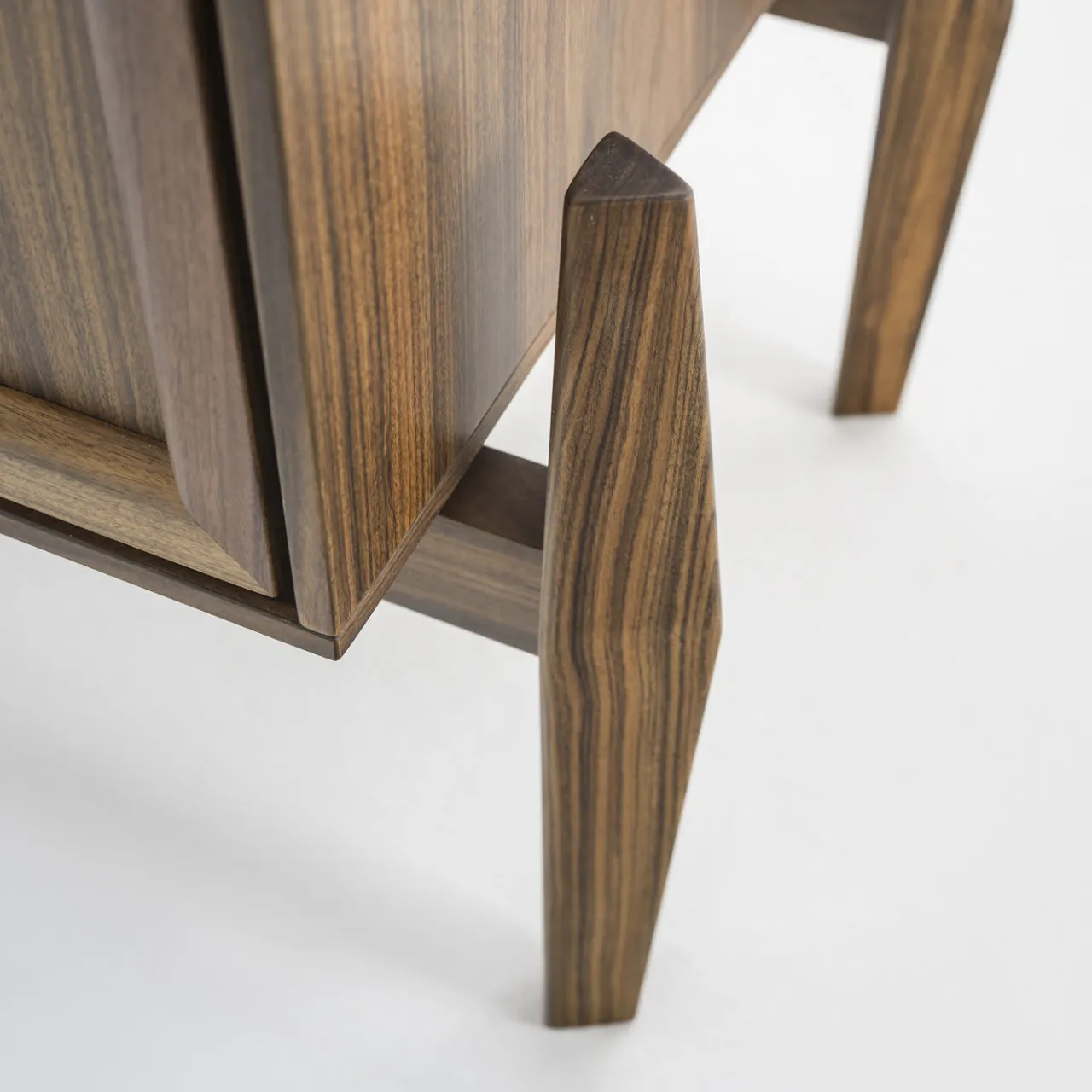 Durame Cabinets<Crab Tall Cabinet