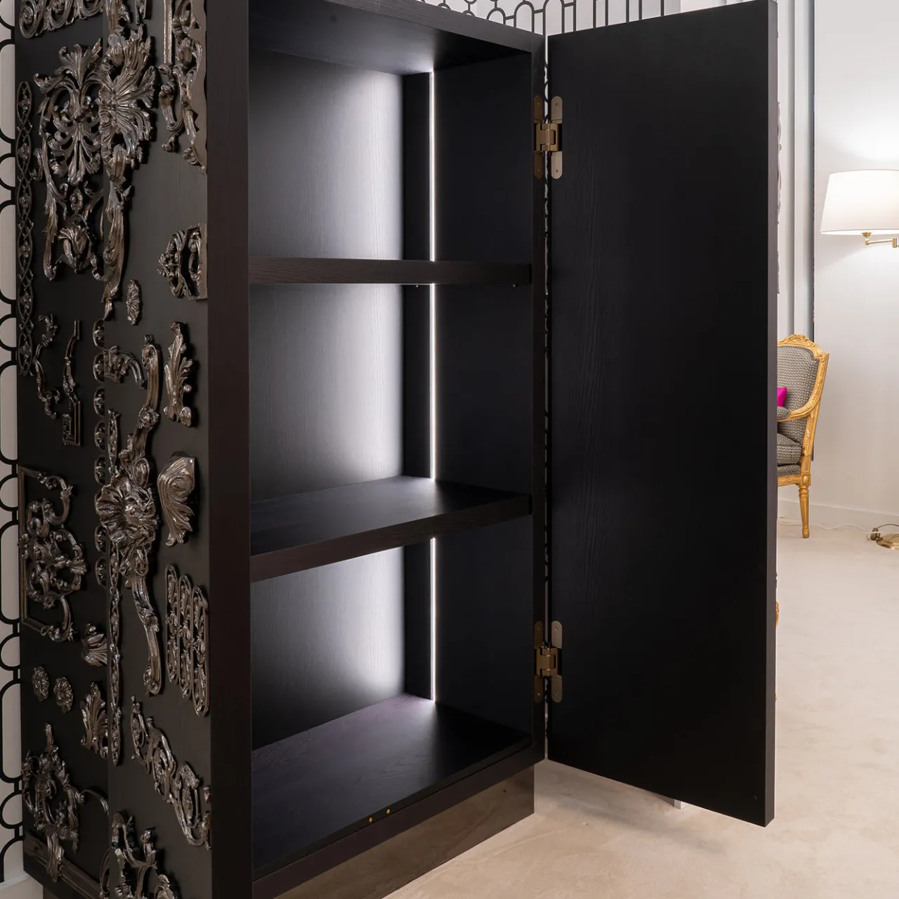CG Capelletti Bar Cabinets<Crown Century Black Ash Wood Bar Cabinet