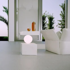 Dimarmo Side Tables<CS Luminous Calacatta Side Table