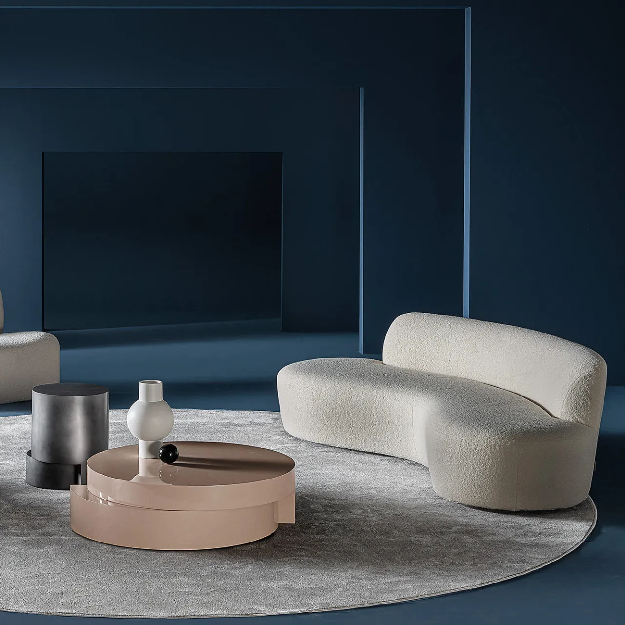 Casamilano Sofas<Curvy Mono White Fabric Sofa by Paola Navone