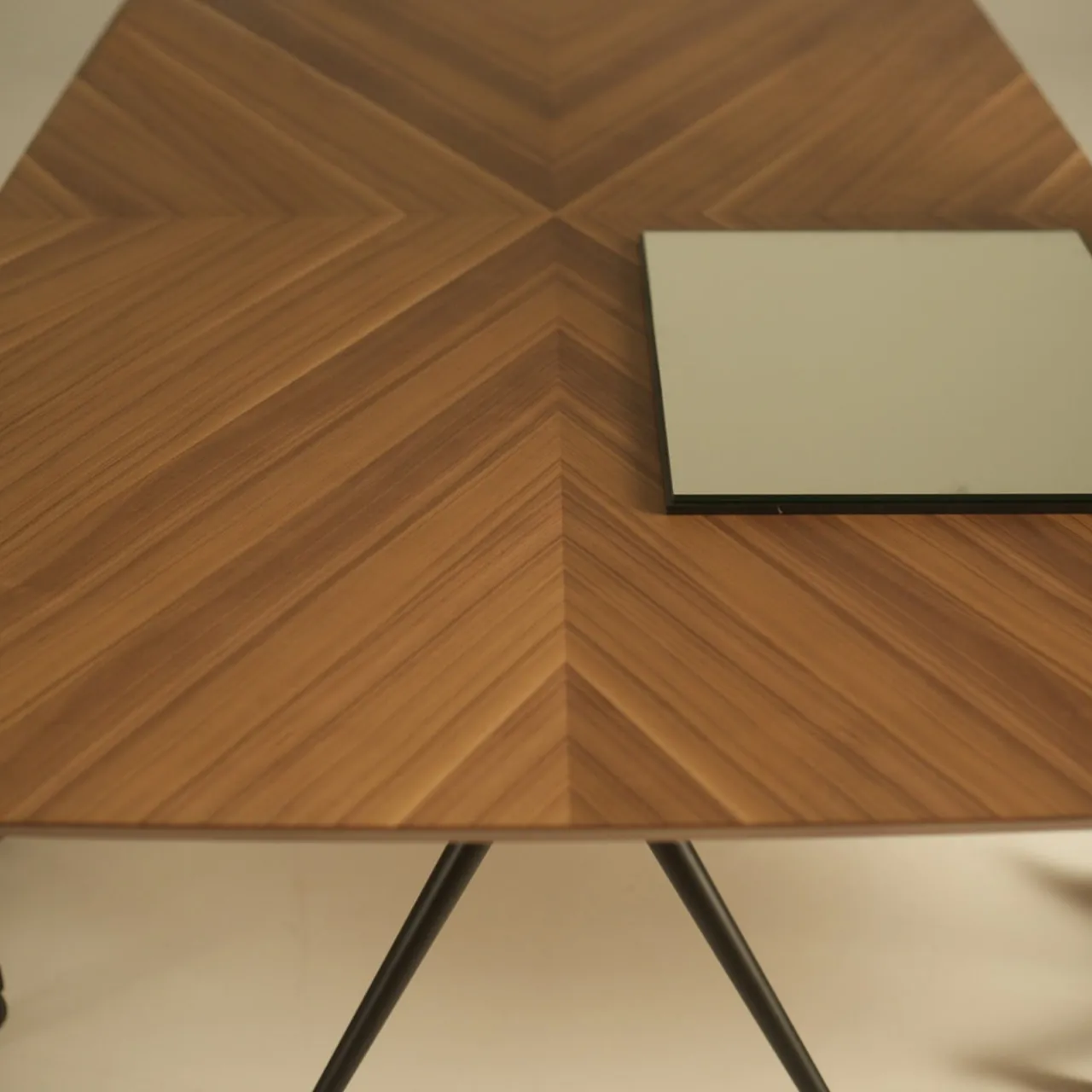 Sitia Dining Tables<Dapper 1 Walnut Meeting Table