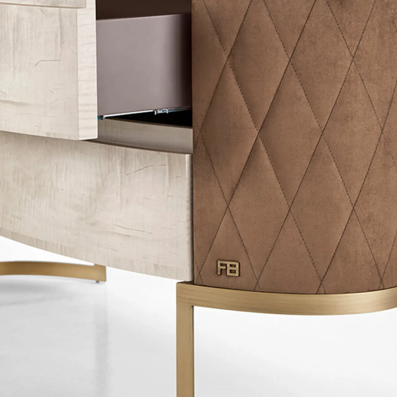 Franco Bianchini Dressers<Diamond Dresser in Sicomoro Frisè with Quilted Microfiber