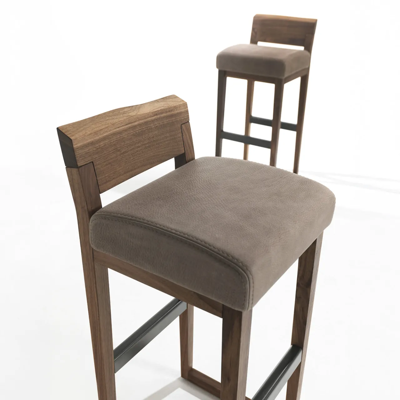 Riva 1920 Bar Stools<Dino walnut wood and utah leather Bar Stool