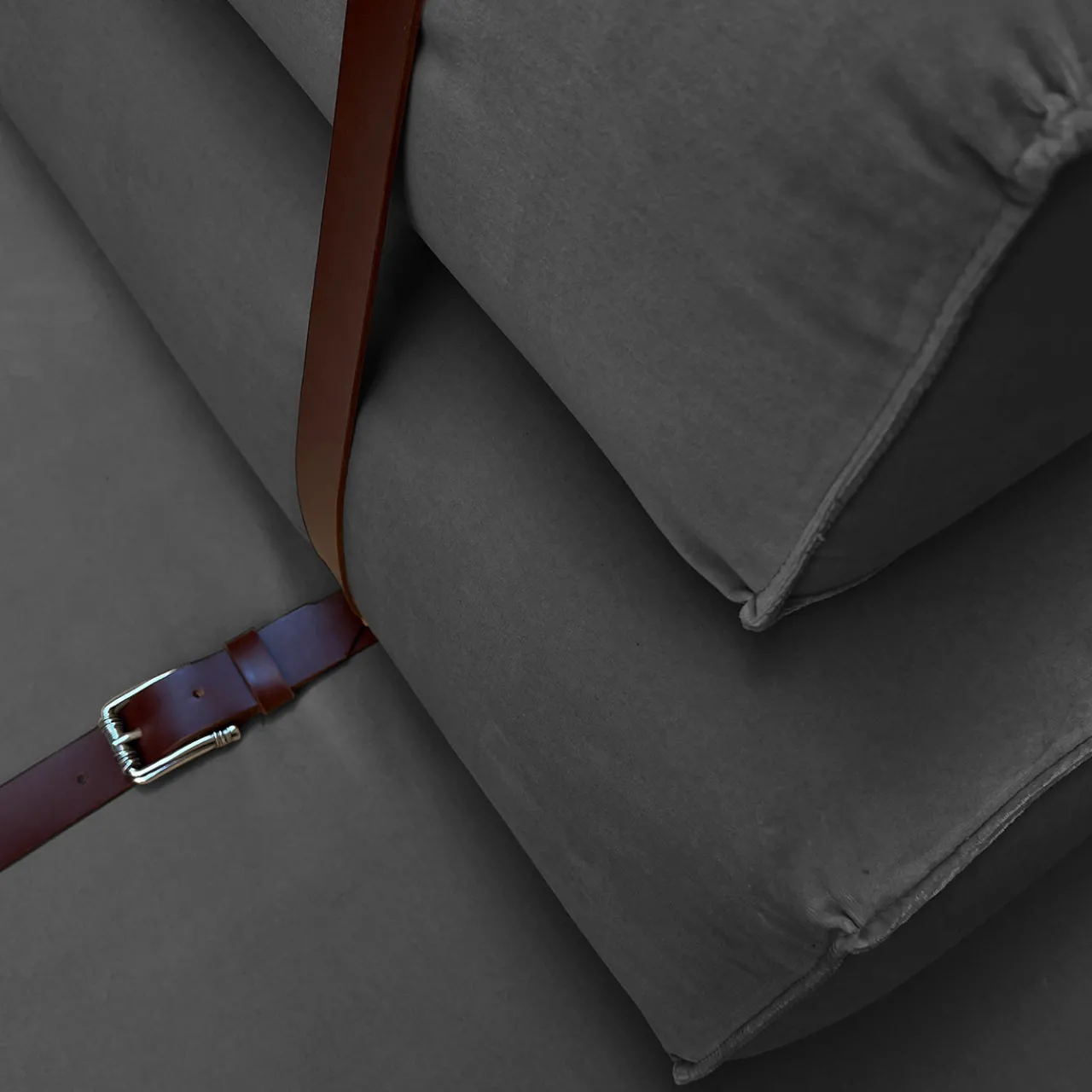 DLA Design Lab Sofas<Docker Ash Gray Velvet Sofa