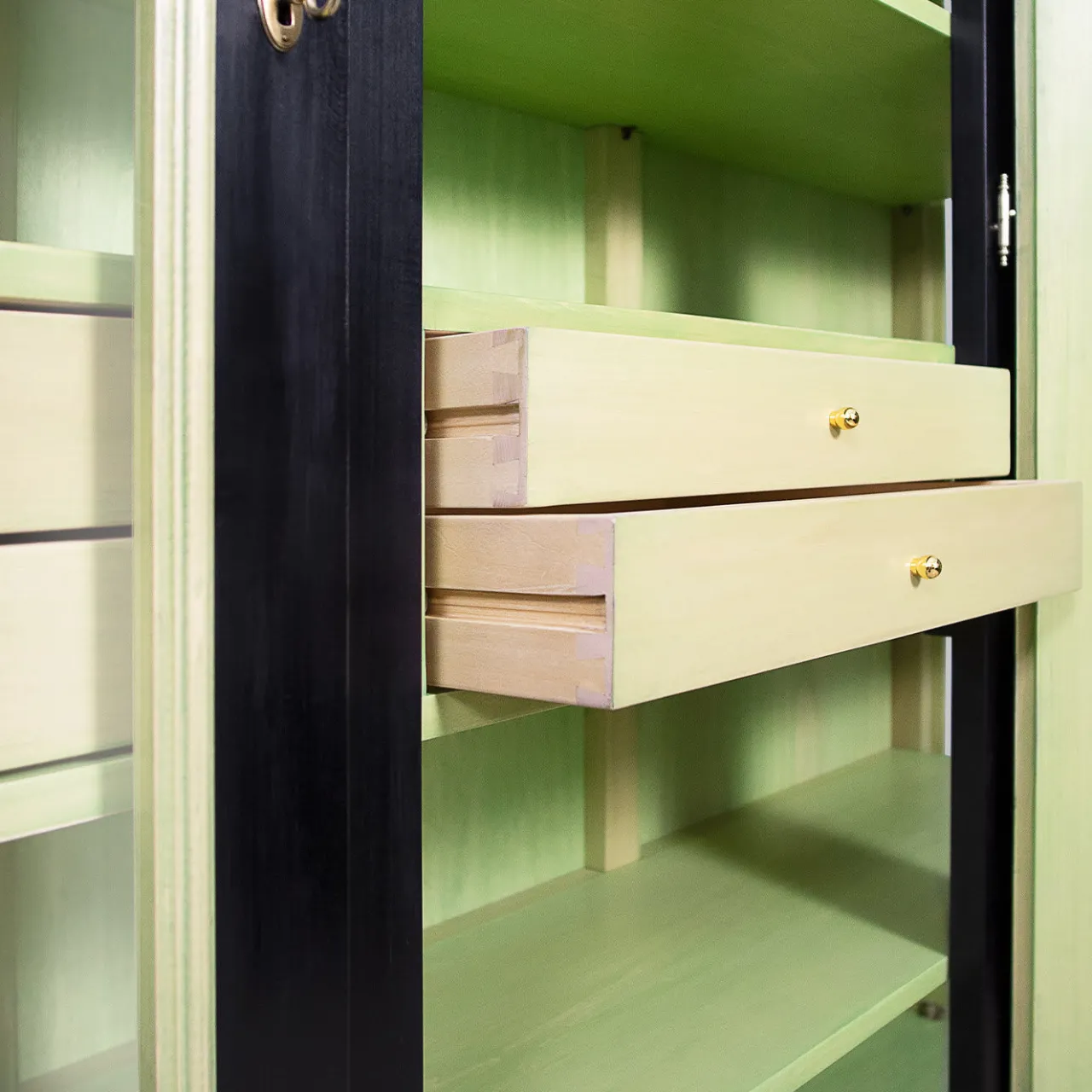Ebanisteria Roberto Gambella Cabinets<3-Door Display Cabinet