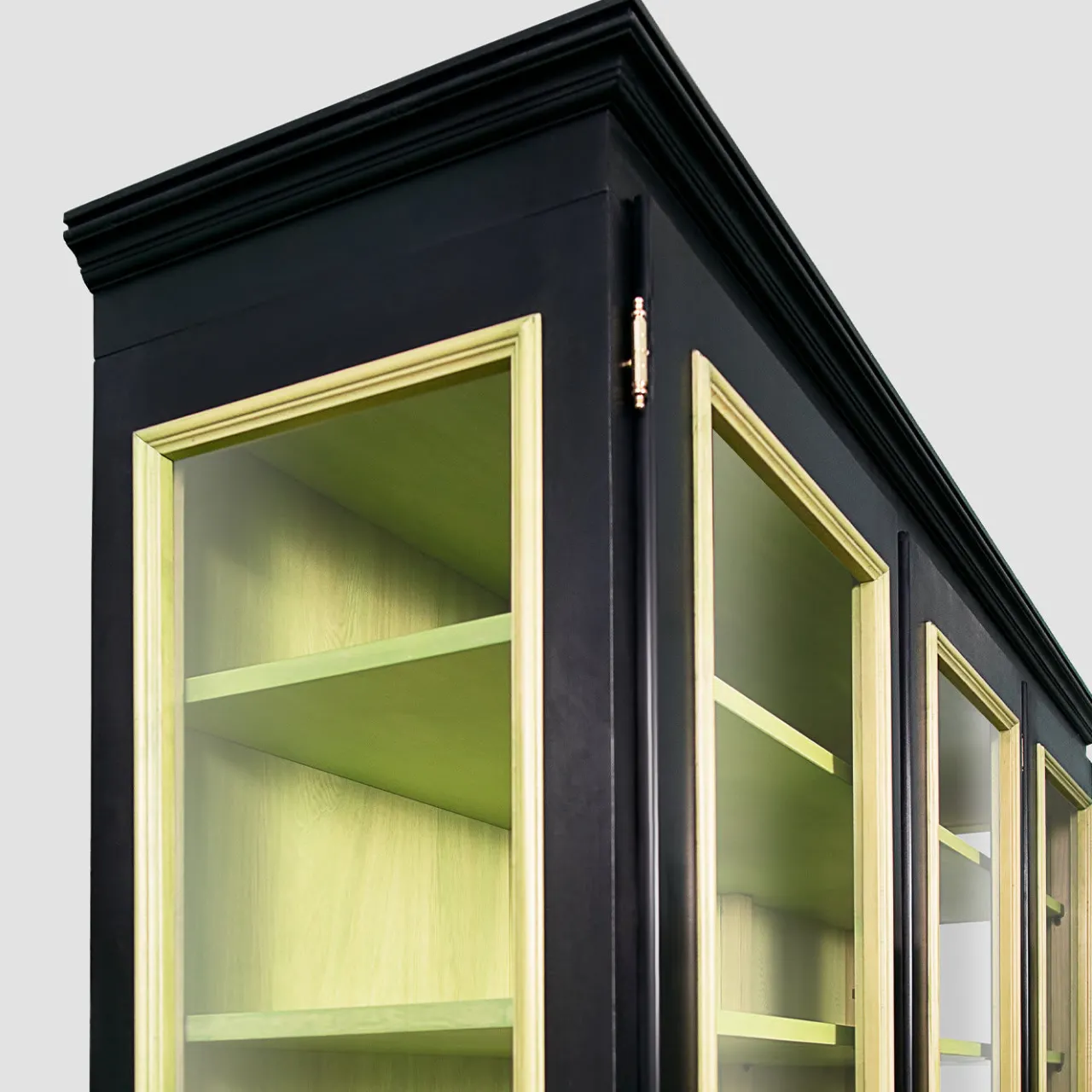 Ebanisteria Roberto Gambella Cabinets<3-Door Display Cabinet
