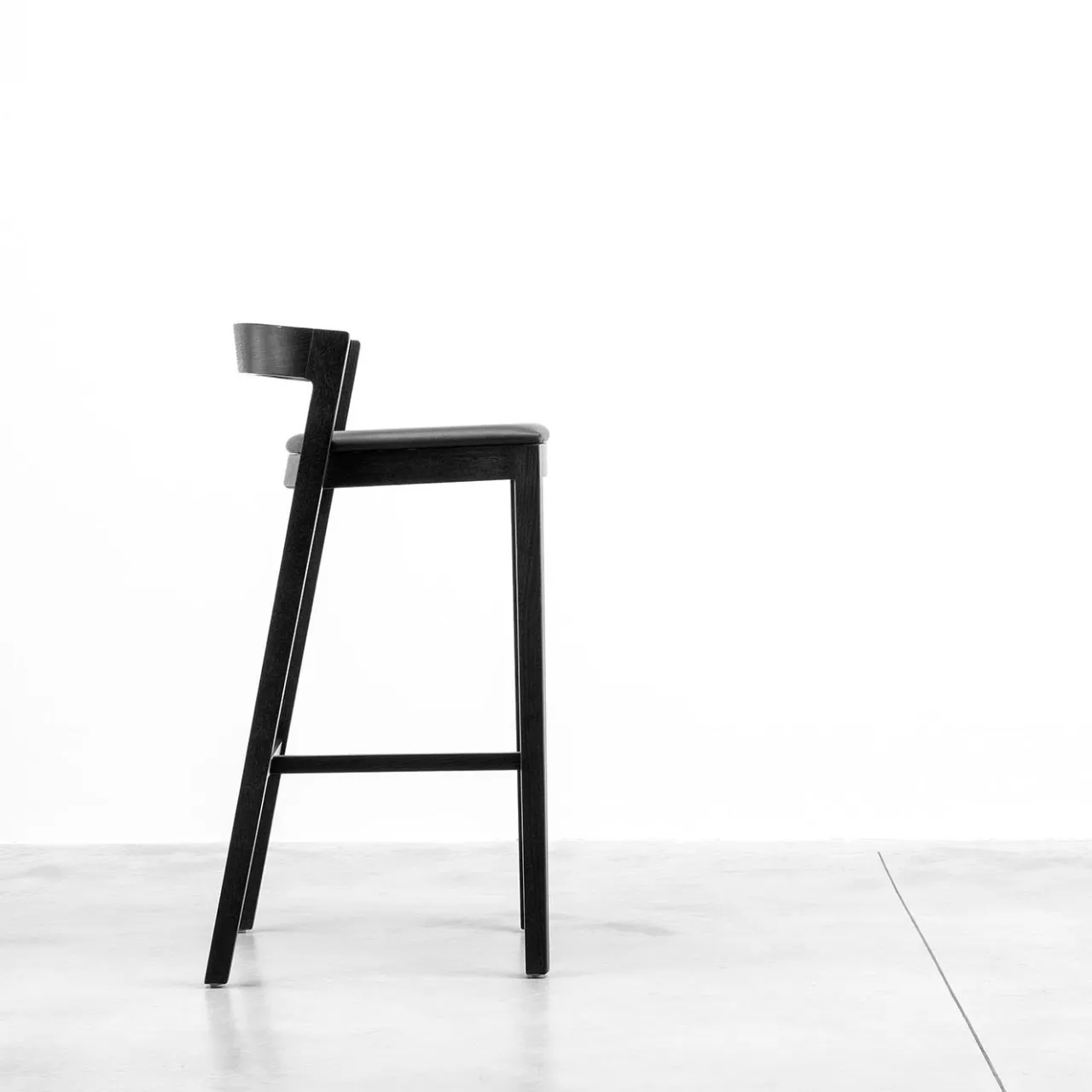 Bedont Bar Stools<Drive High Stool in Black Frassin with Leather Seat by Lorenz+Kaz
