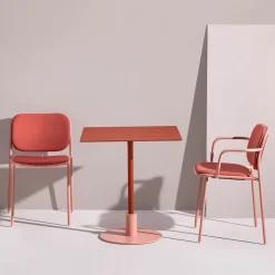 TrabA' Outdoor Dining Tables<Echo Square Pink & Red Table by Gabbertas Studio