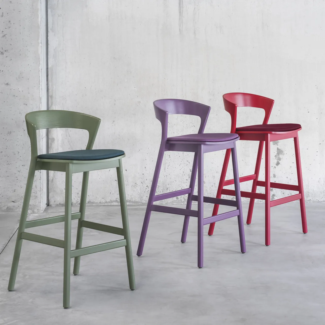 TrabA' Bar Stools<Edith Green Stool by Massimo Broglio