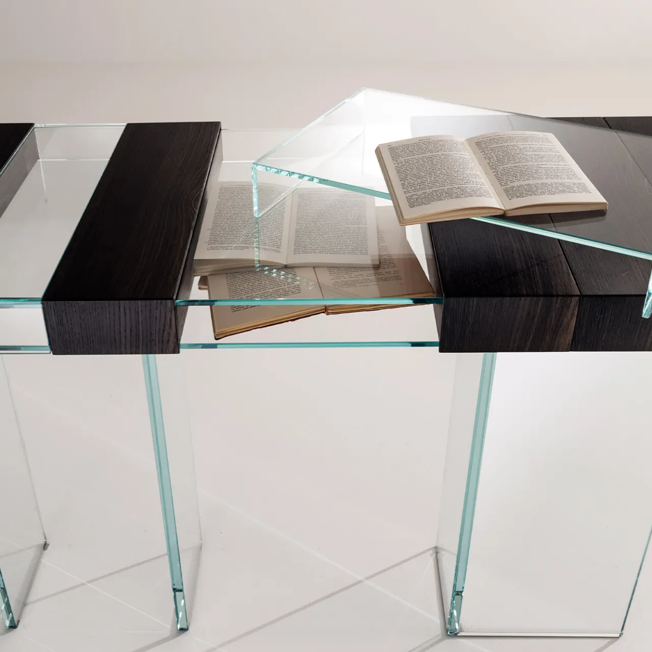 Laura Meroni Consoles<Elemento Console