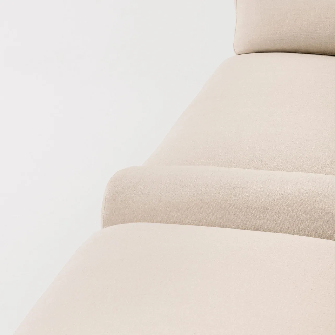 Gebrüder Thonet Vienna GmbH (GTV) – Wiener GTV Design Sofas<Ellipse Organic White Modular Sofa by Chiara Andreatti