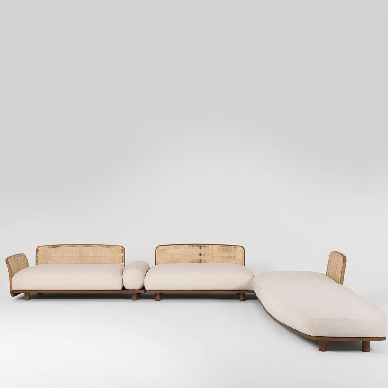 Gebrüder Thonet Vienna GmbH (GTV) – Wiener GTV Design Sofas<Ellipse White 3-Modules Sofa by Chiara Andreatti