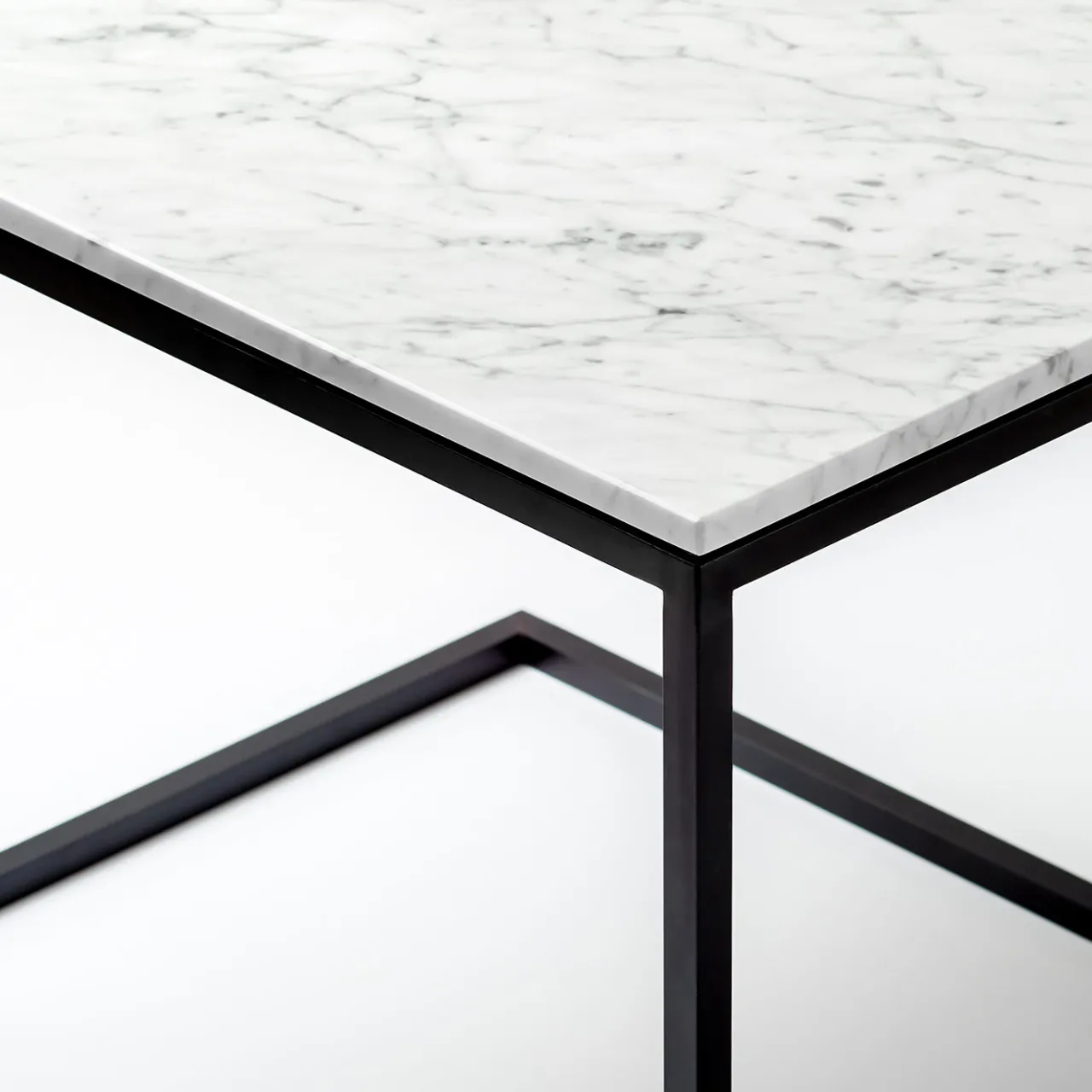 V.L. Lavorazioni In Ferro Side Tables<Esopo Black and White Side Table by Antonio Saporito