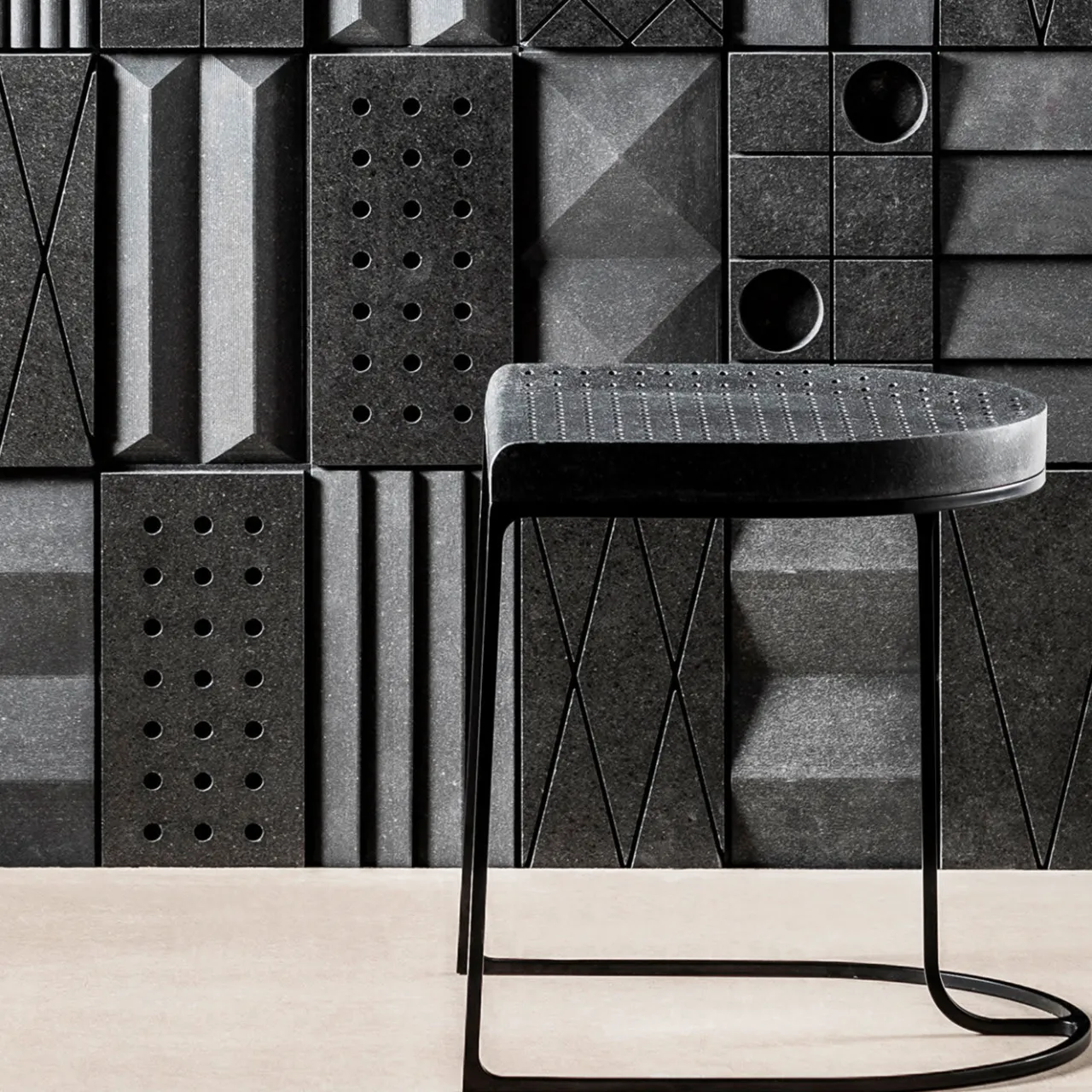 Lithea Stools<Etna Stool Design by Martinelli Venezia Studio