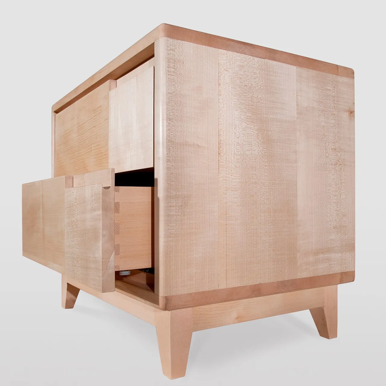 Ebanisteria Roberto Gambella Nightstands<Evy Nightstand