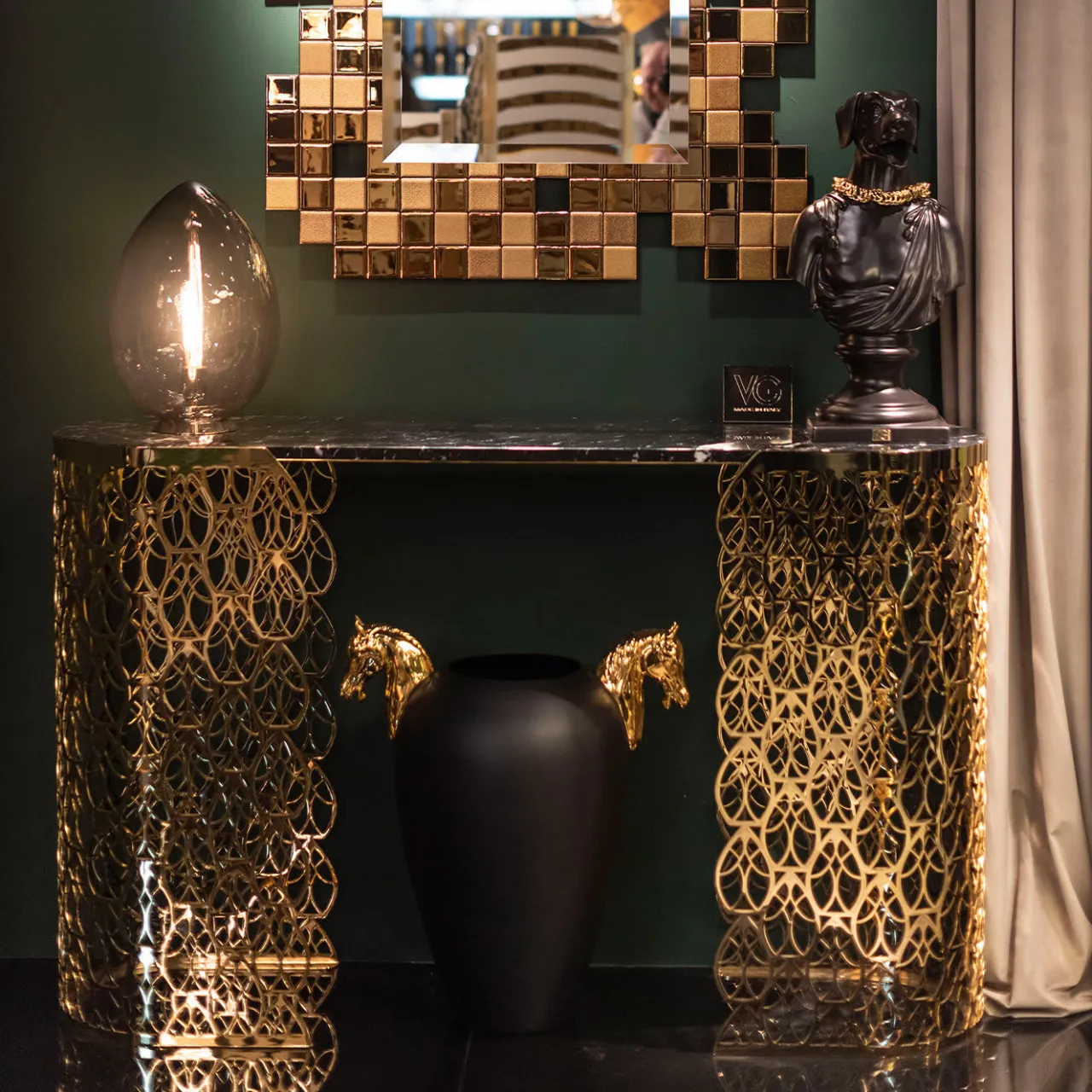 VGnewtrend Consoles<Fitzgerald Arabesque Console with Black Marble Top