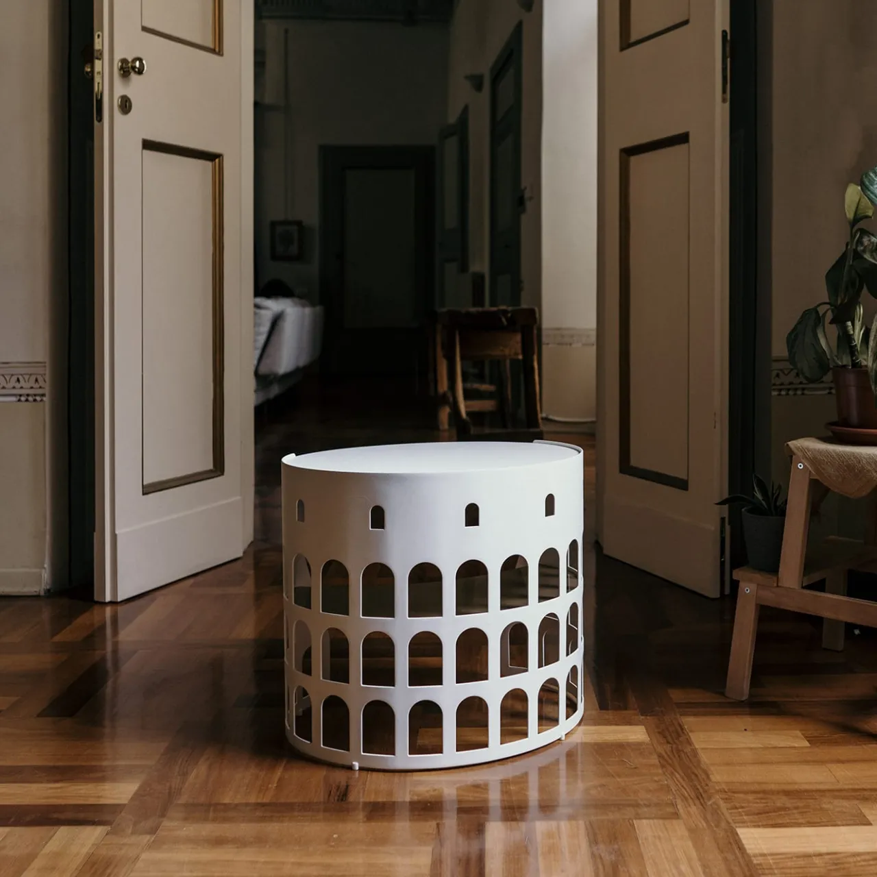 Gio Aio Consoles<Flavio White and Golden Coffee Table